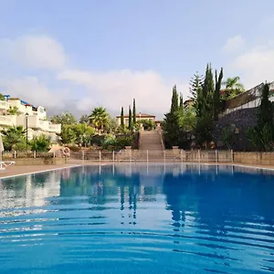lujo-confort-y-relax-con-vistas-a-piscina.in-canary-islands.com/