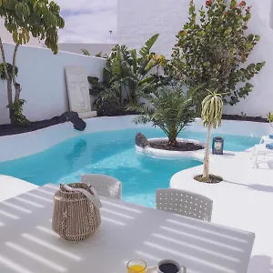 https://villa-guajara.in-canary-islands.com